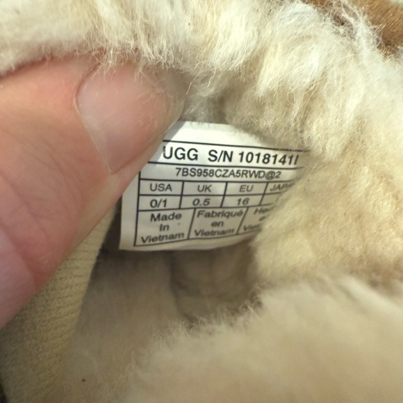 UGG Tan baby Size 0/1 Boots with Lining NWOT kids unisex - Picture 4 of 5